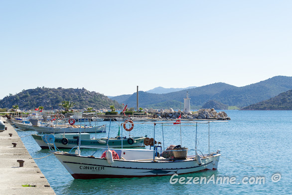 Bozburun sahilindeki tekneler, Marmaris Muğla