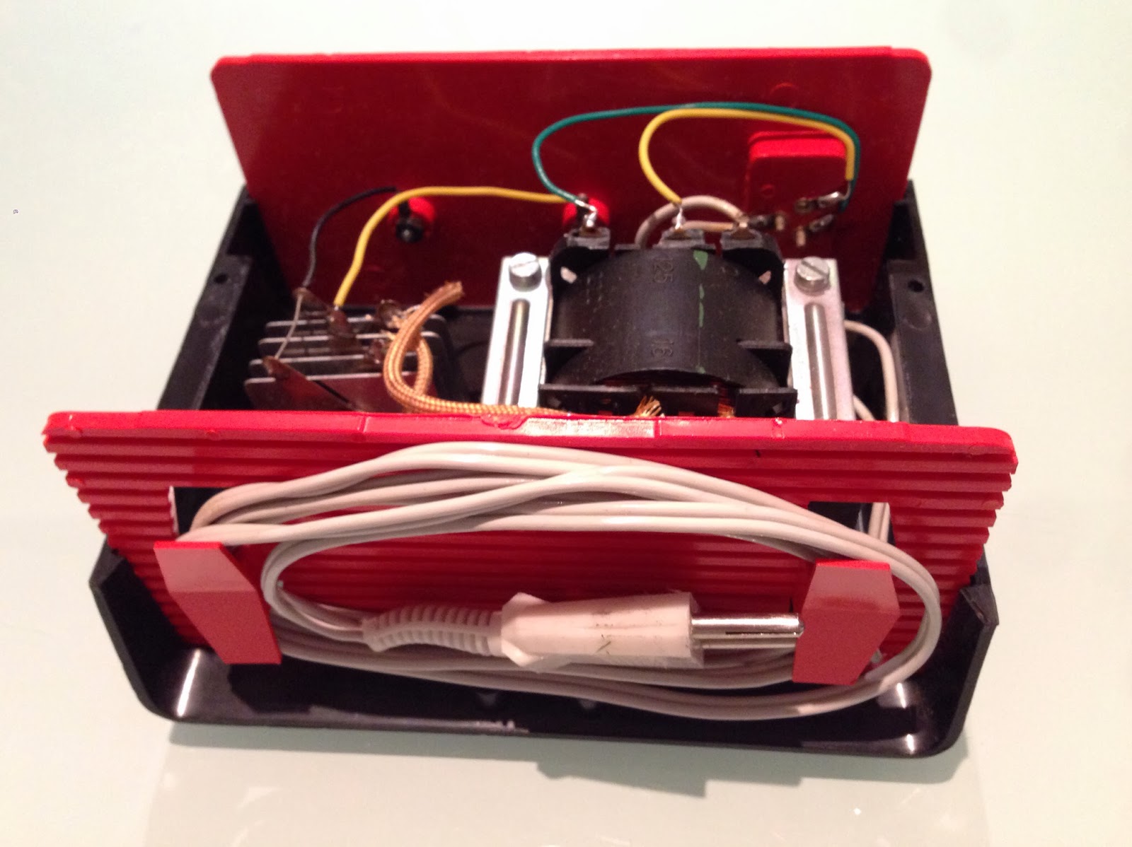 Scalextric P9300 Transformateur 15V 4 Amp - pour Royaume-Uni - Slot Car
