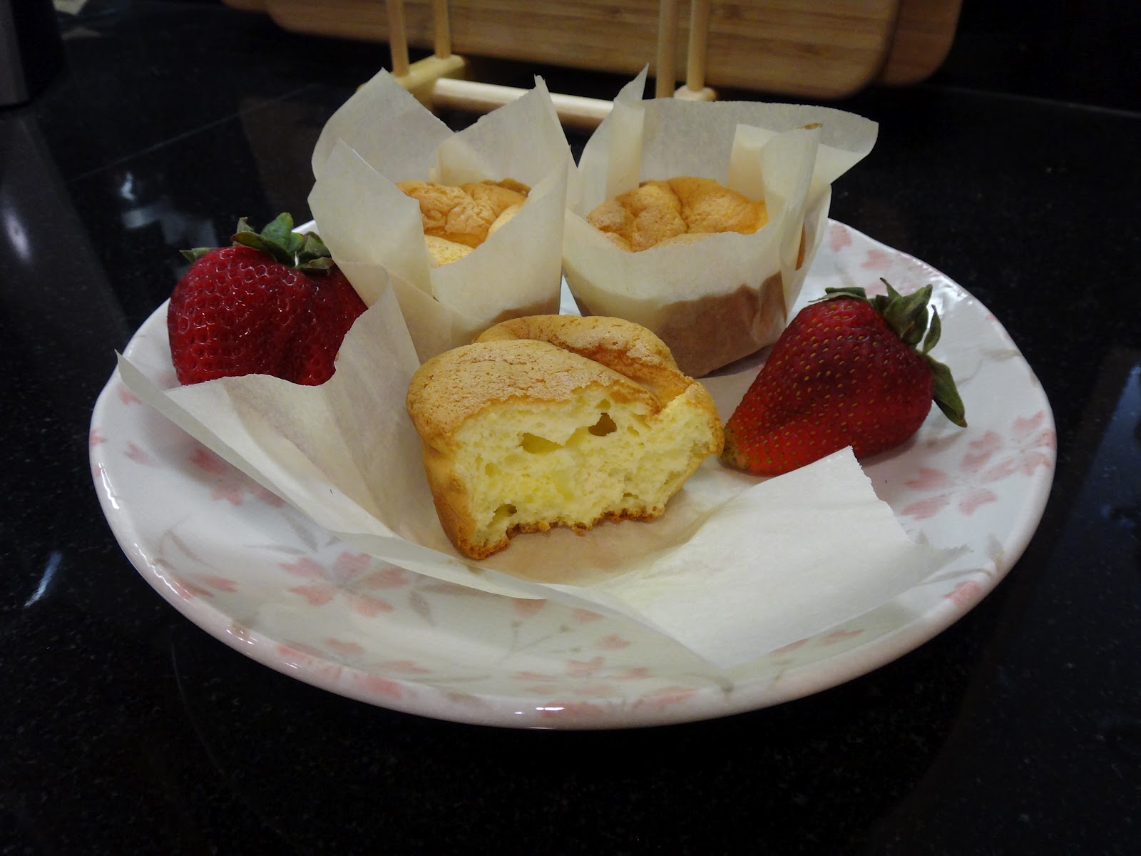 Falling in love with baking: Hong Kong style paper cupcake