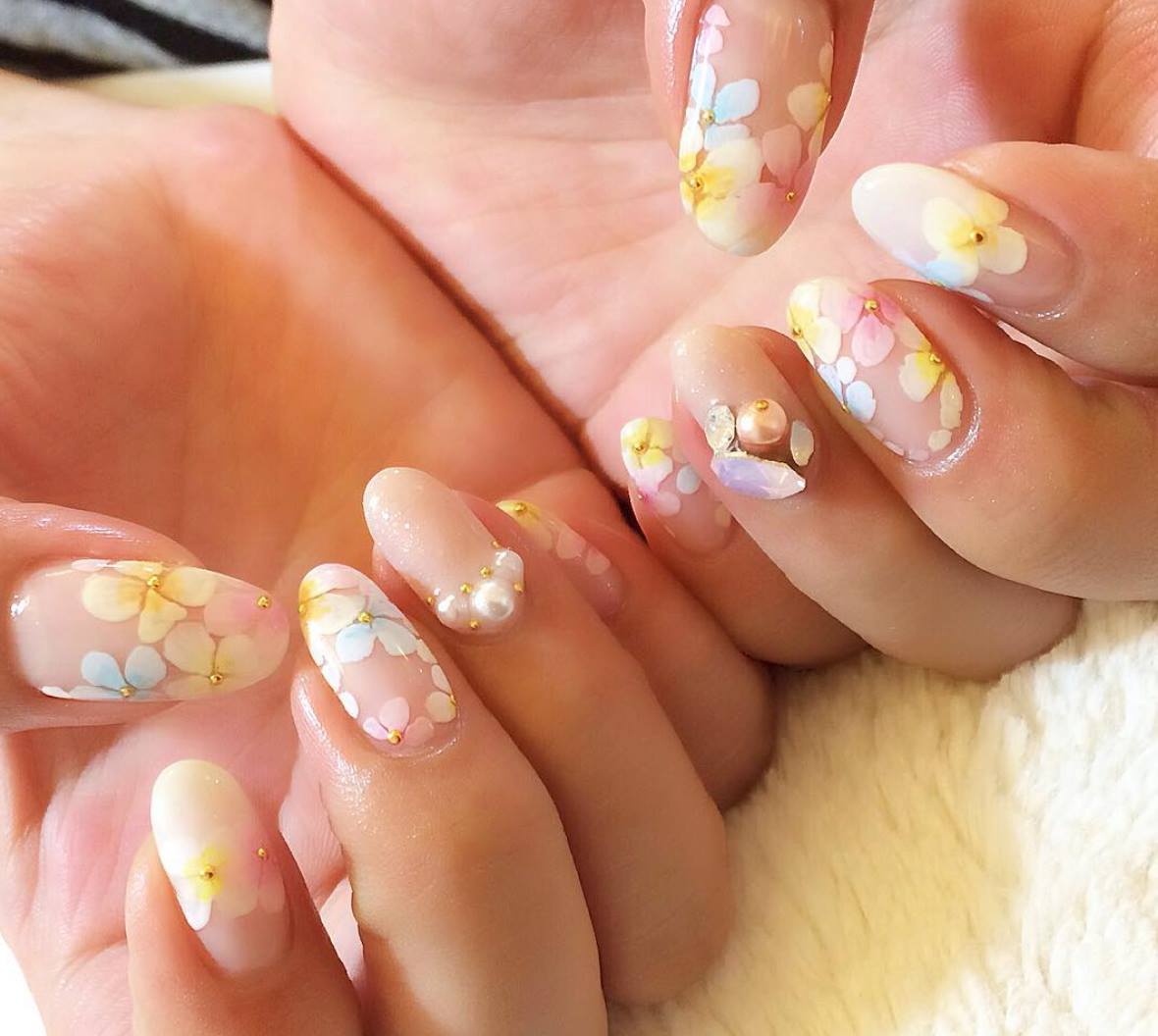 Rhinestones Nail art Ideas - trends4everyone