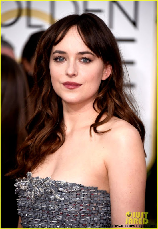 Dakota Johnson Trades 39Grey39 for Silver at Golden Globes 2015