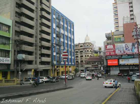 View of Quintin Paredes Street from Jones Bridge.