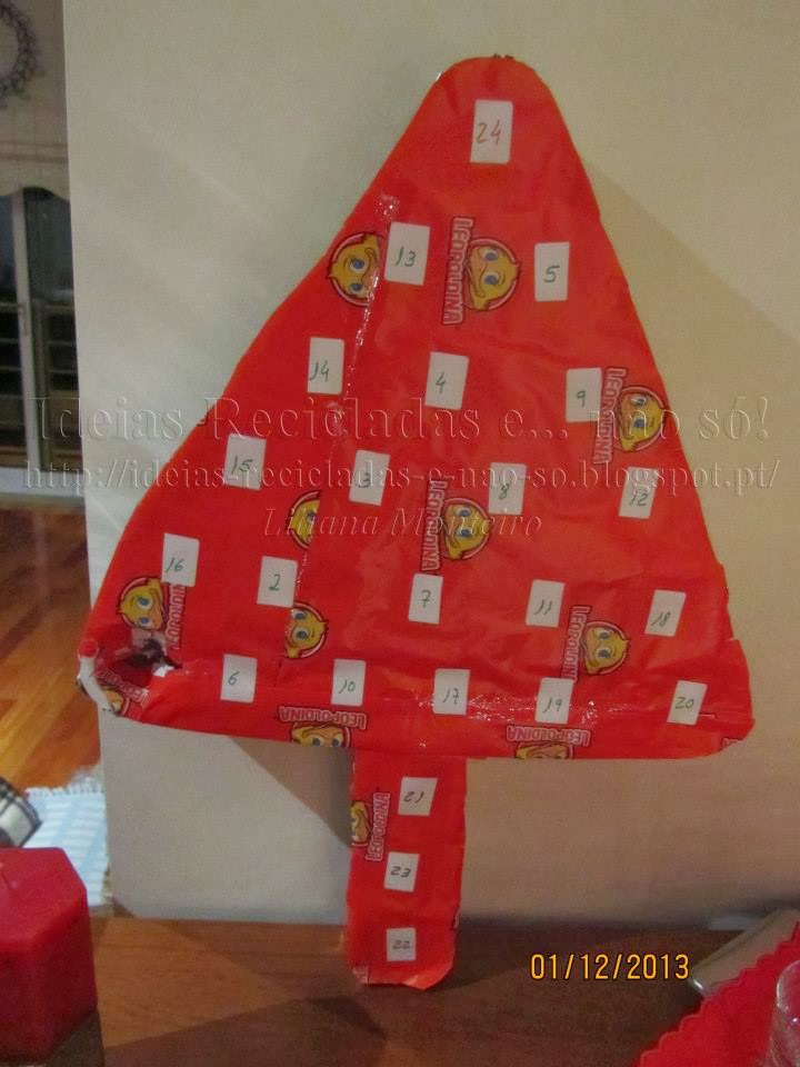 Calendário do Advento com material reciclado