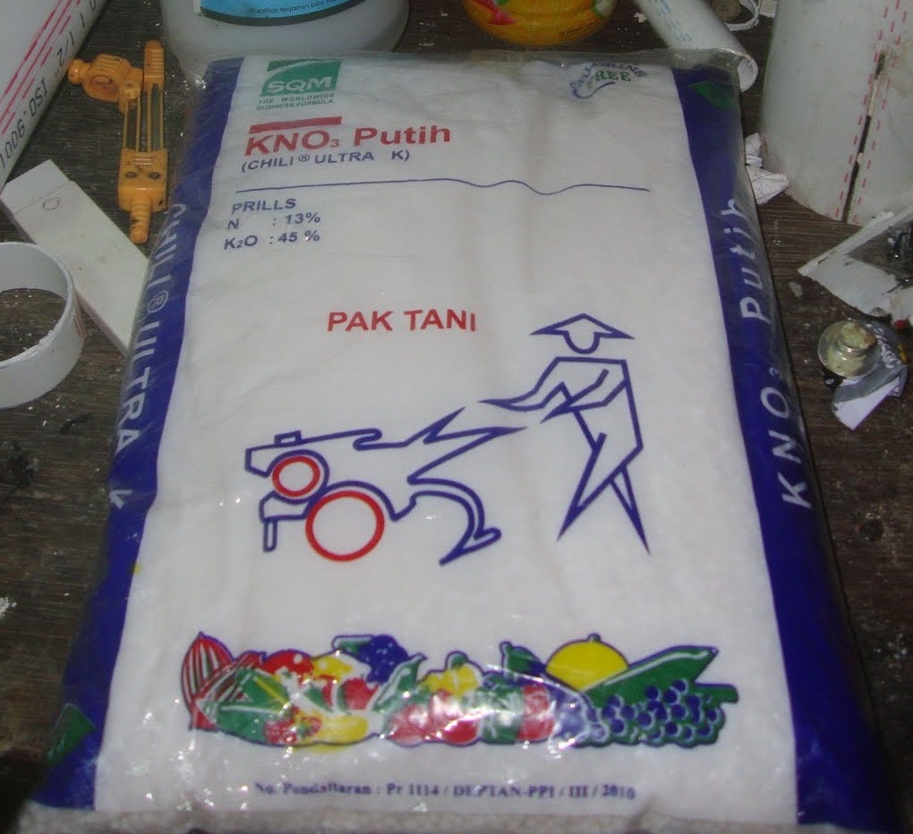 нитрат калия 13,6-0-46. индийская селитра. Kno3 название. Kno3 название. Kno3 название.