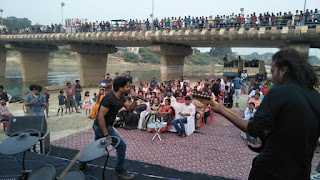 Jaunpur Live : क्यूरियस बैंड की धमाकेदार प्रस्तुति के साथ लोगों को 1090 के प्रति किया गया जागरूक