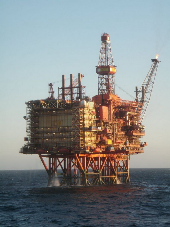 7 Stunning Oil Platforms