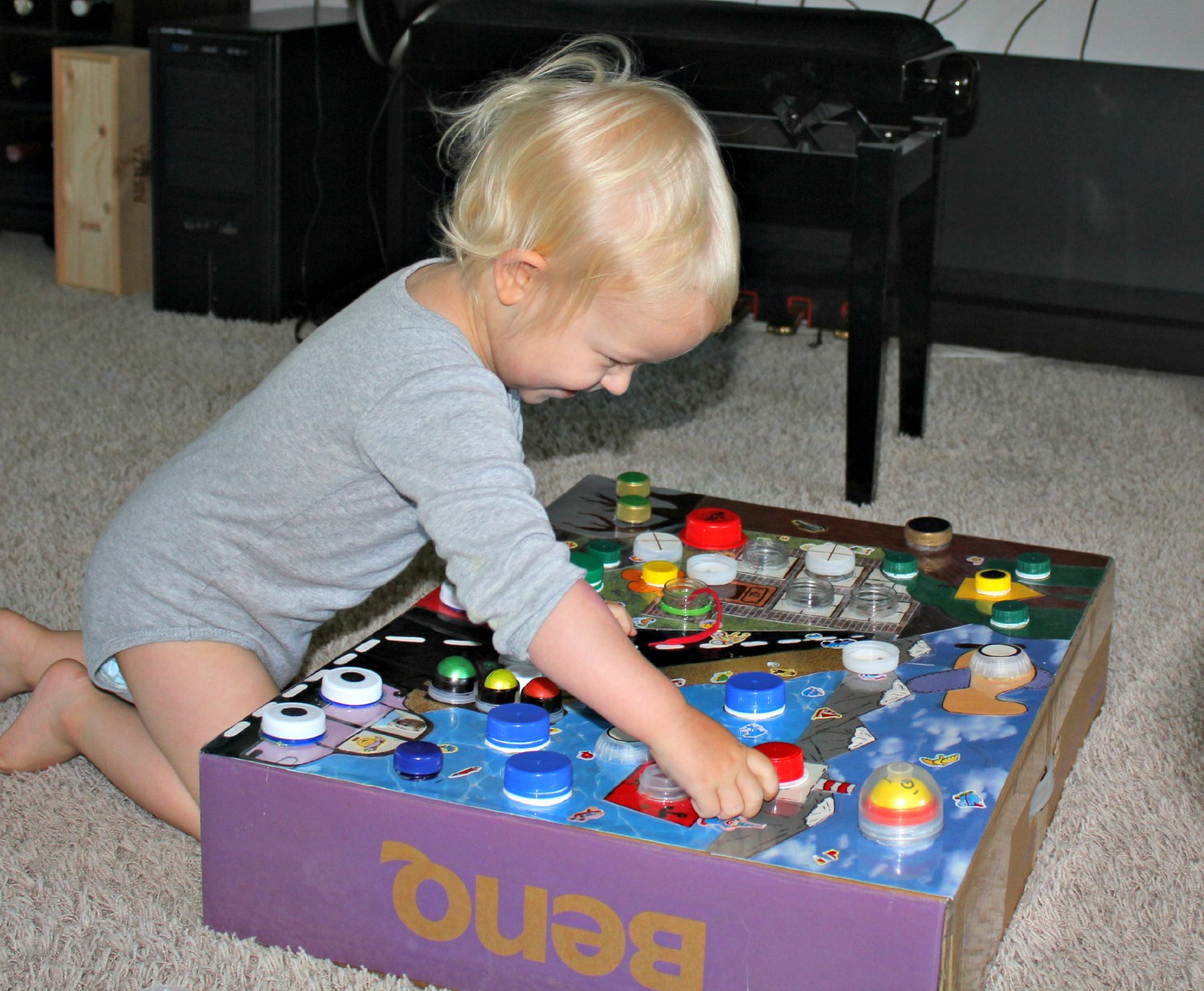 слон из коробки для развития сенсорики. развивающие игрушки для дошкольников. монтессори игры для детей 2-3 лет. поставь игру игрушки. идеи для игр с детьми.