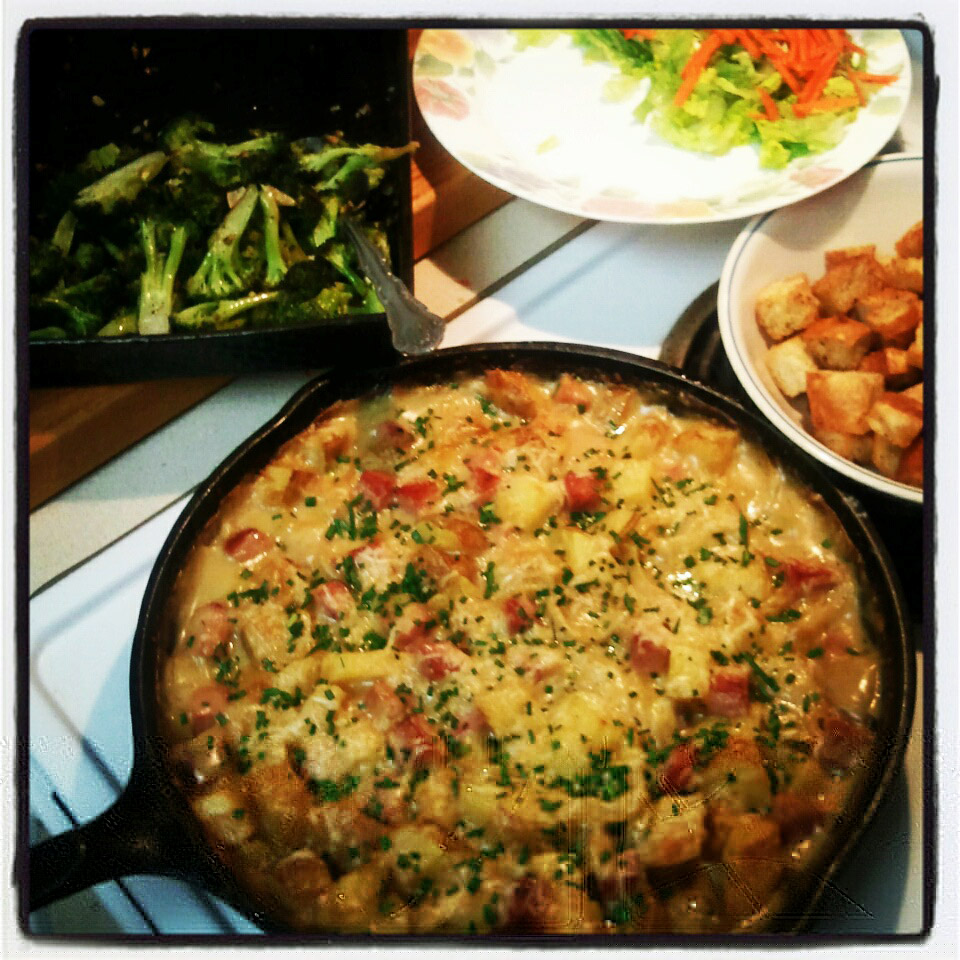 'Round the Chuckbox Scalloped potatoes with ham and onions