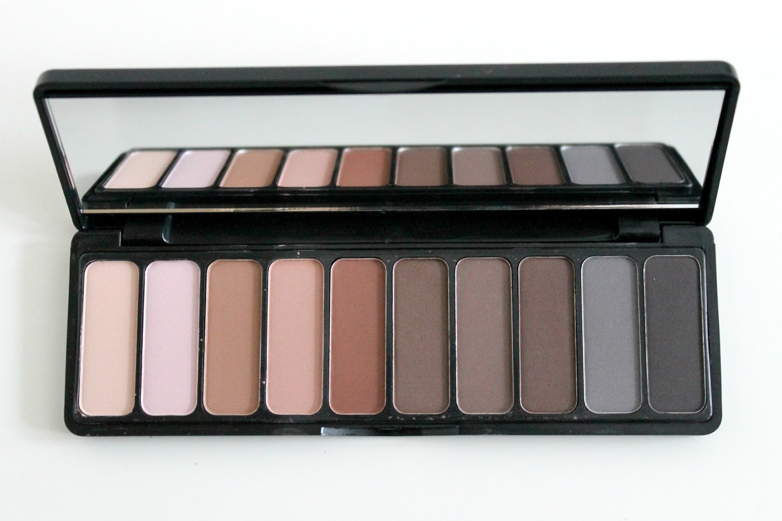 Matte eyeshadow palette — Nature of Happiness