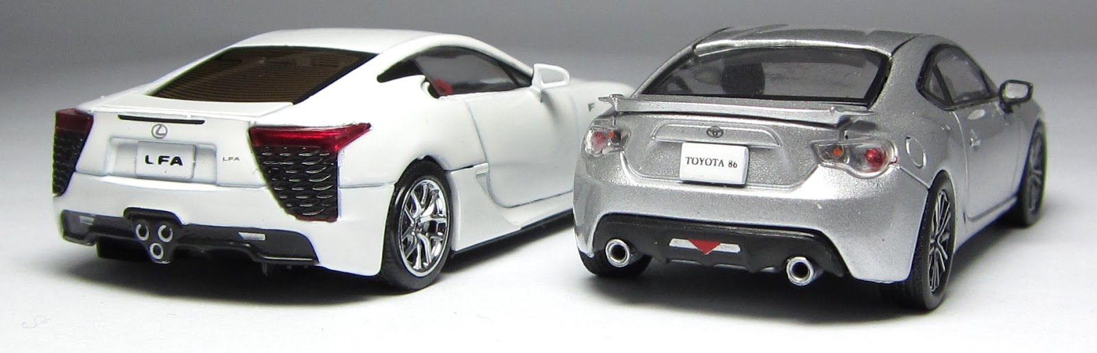Models of the Day: Kyosho Lexus LFA & Toyota 86 in silver. 