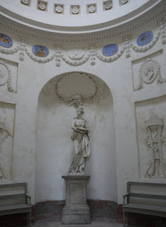 Ceres/Demeter im Tempel der Botanik