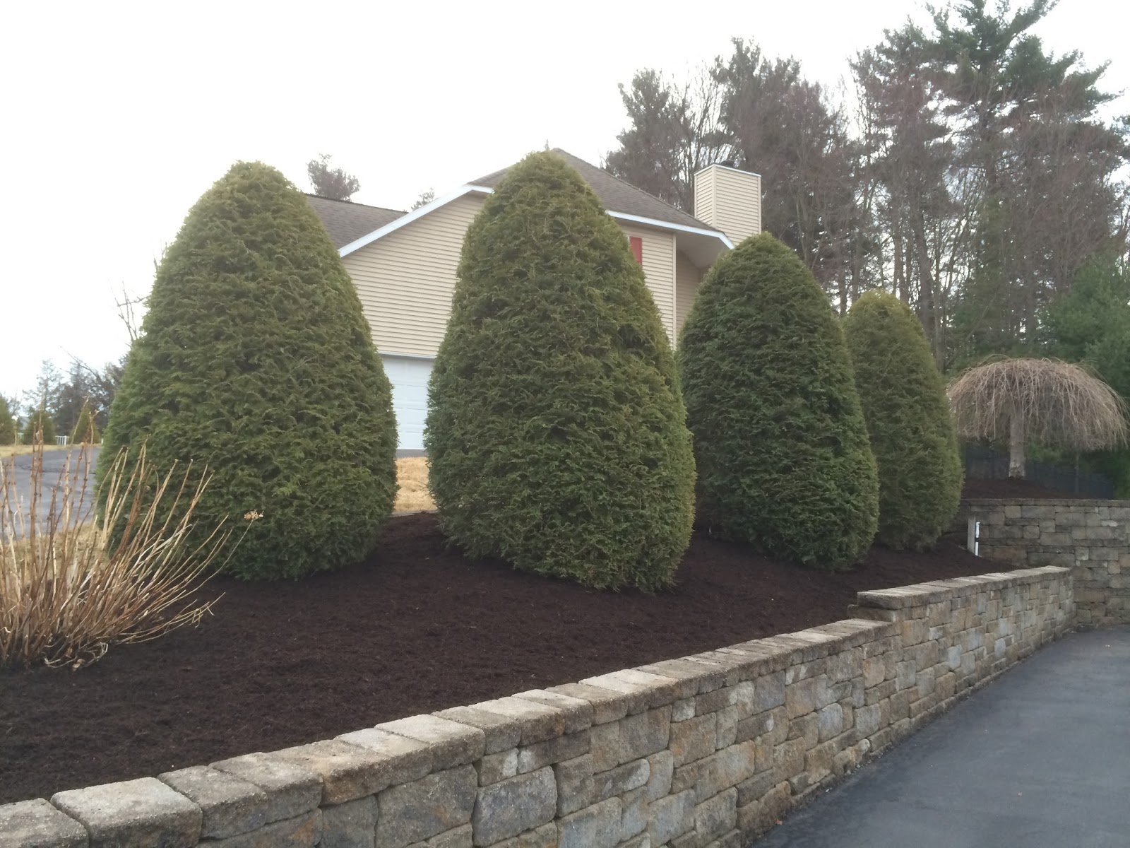 Bryk City Landscaping Mulch Spreading