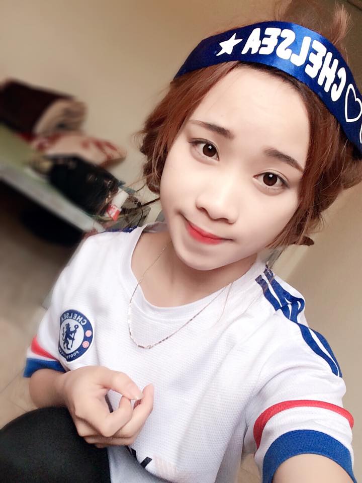 Ảnh hot girl fan nữ Chelsea xinh đẹp nhìn là muốn...