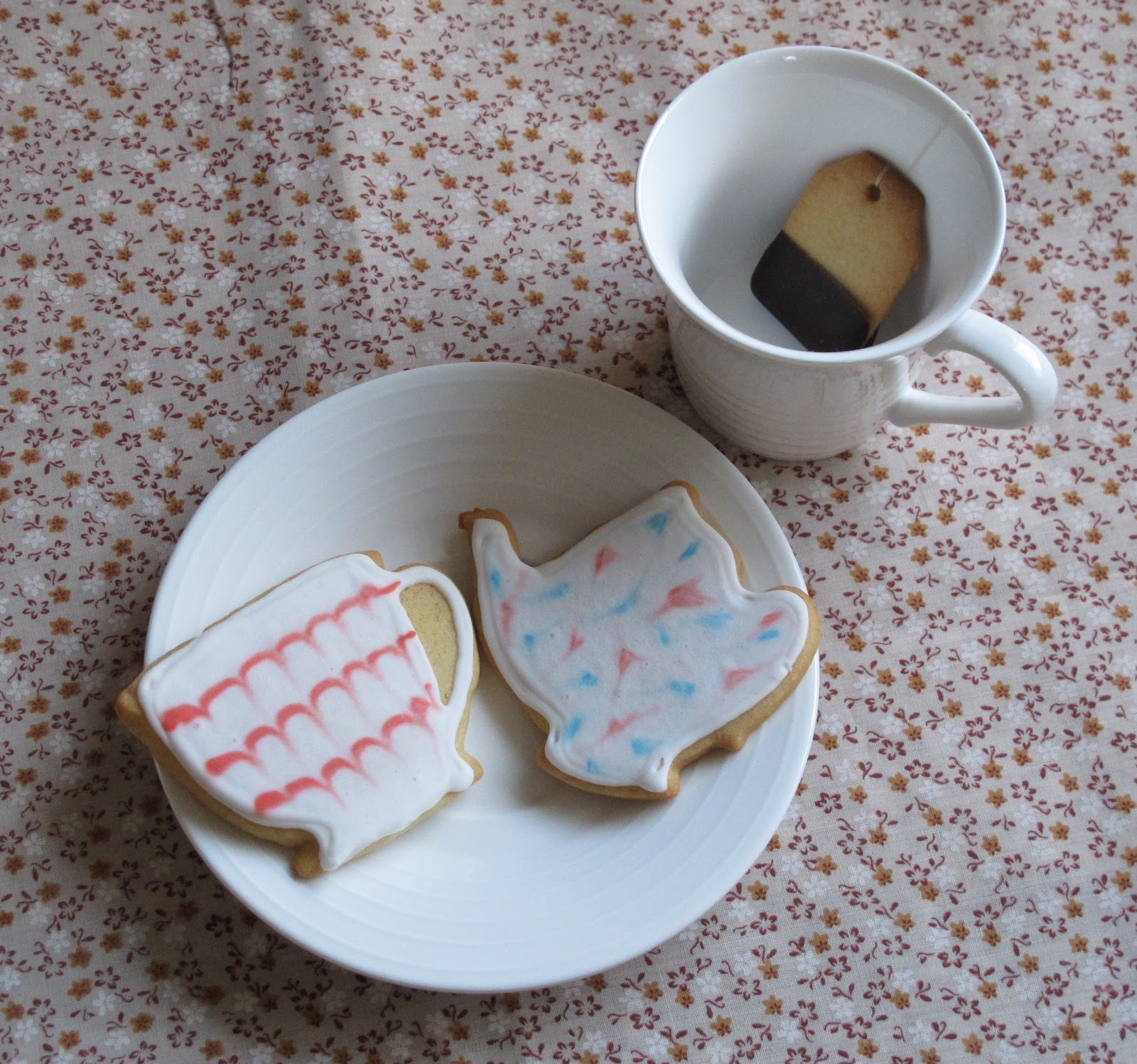 MiNa's Food Adventures Teapot and Teacup Sugar Cookies