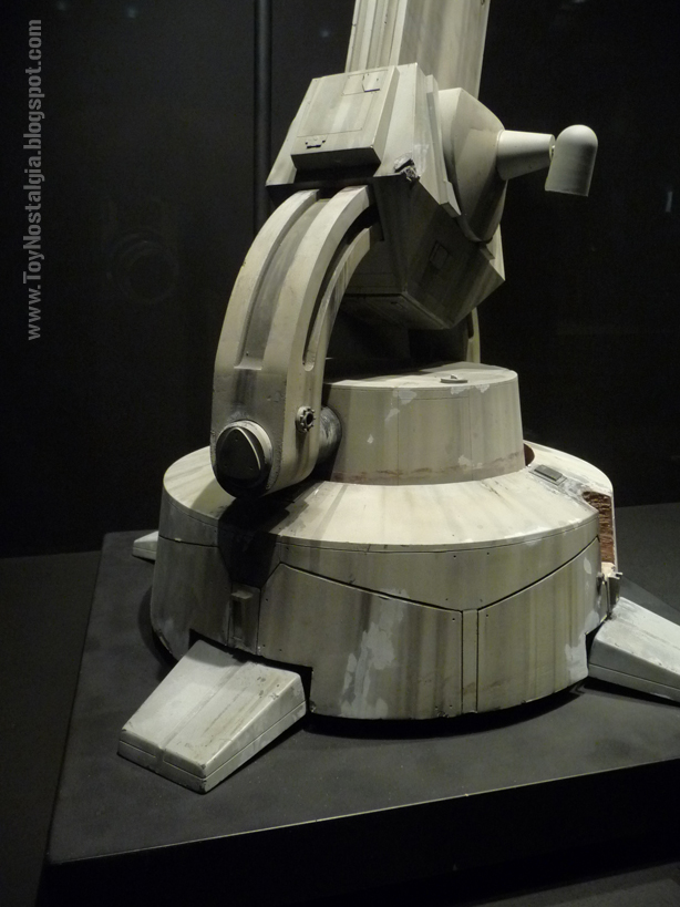 Modelo en miniatura pie AT-AT "Episodio V - The Empire Strikes Back" (STAR WARS - The Exhibition) Modelo en miniatura pie AT-AT "Episodio V - The Empire Strikes Back" (STAR WARS - The Exhibition)