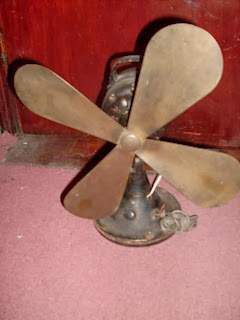 ventilador antiguo de bronce