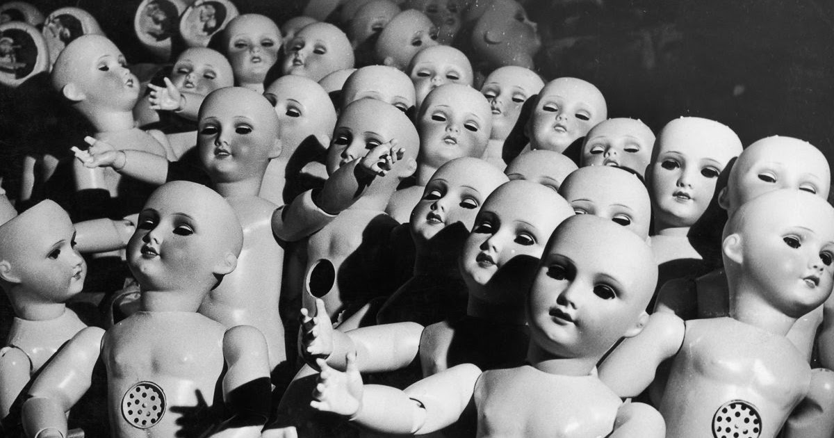 These 26 Vintage Photographs From Inside Old Doll Factories Will Make