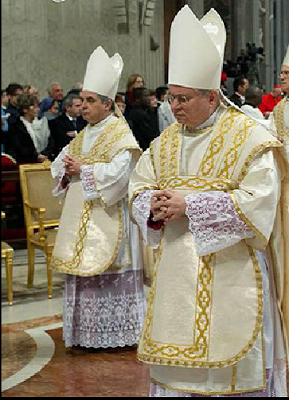 Offerimus Tibi Domine: Papal Mass Vestments Offerimus Tibi Domine: Papal Mass Vestments