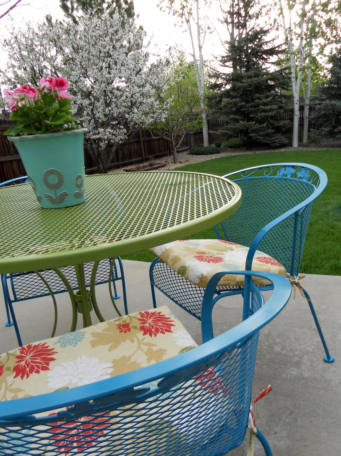 Just Another Hang Up Patio Furniture Redo - Painting Rod Iron Patio Furniture