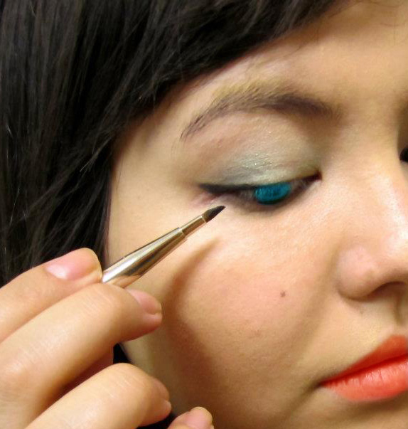 eyeliner tips How to achieve the flick kitten look! All About Fashion