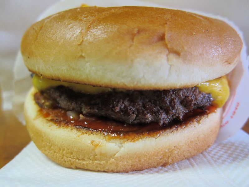 Review InNOut Cheeseburger McDonald's Style