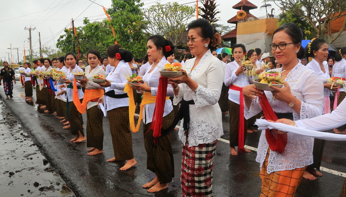 Tari Rejang Pala, Tarian Sakral Berusia Ratusan Tahun Dipersembahkan di Karangasem