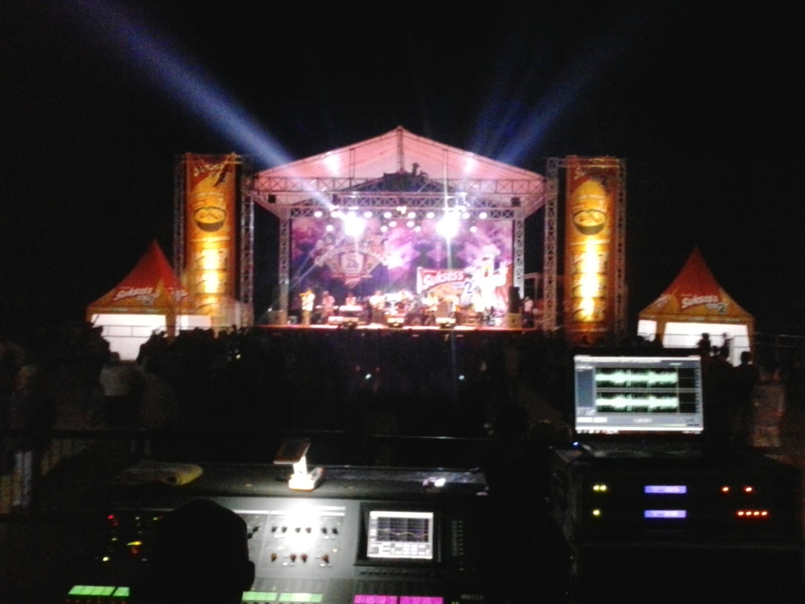 PERSEWAAN LAMPU LIGHTING JOGJA ARIMBI PRODUCTION