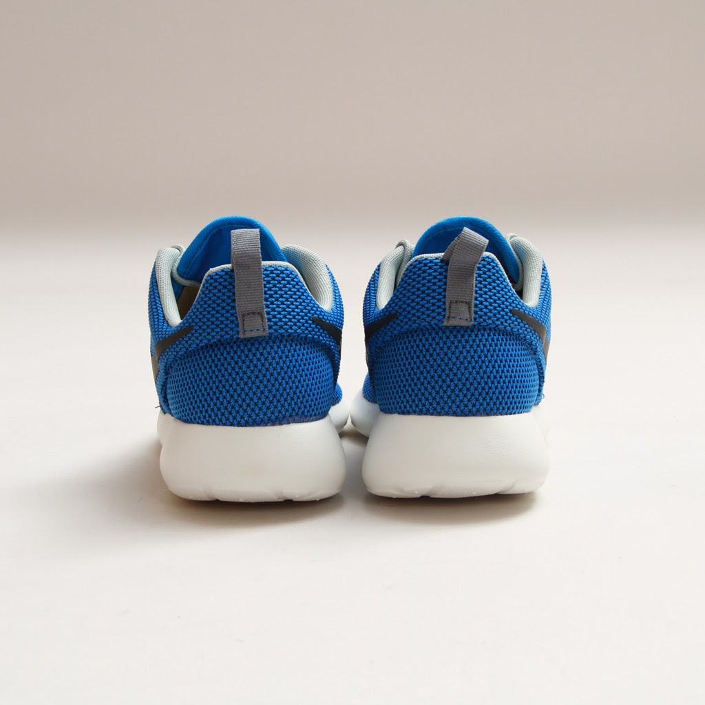 nike roshe navy blue