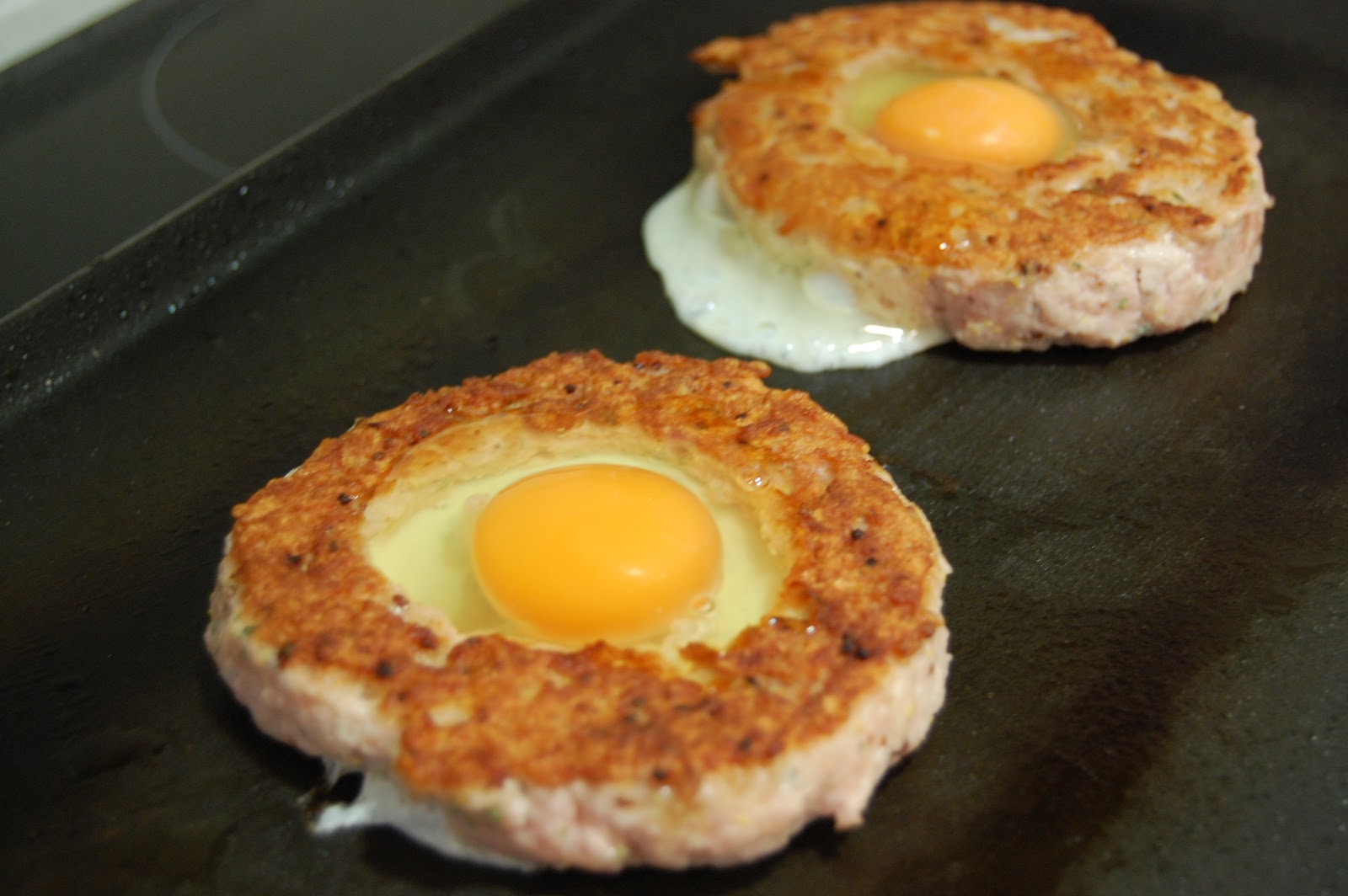 Hamburguesa rellena de huevo frito Receta de Sergio