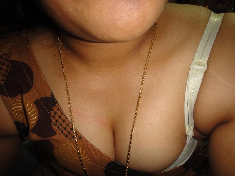 Sinduauntyhot - Nude Porn Naked: Mallu aunty- Sindhu aunty hot pics taken by husbant