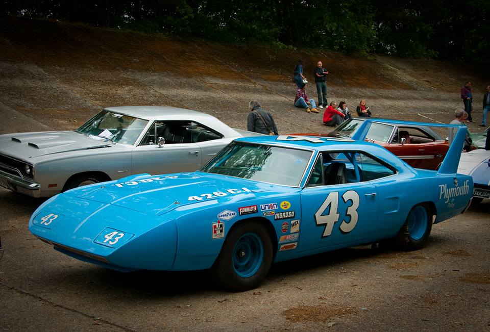 MUSCLE CAR COLLECTION The Car That Richard Petty Used in His Race
