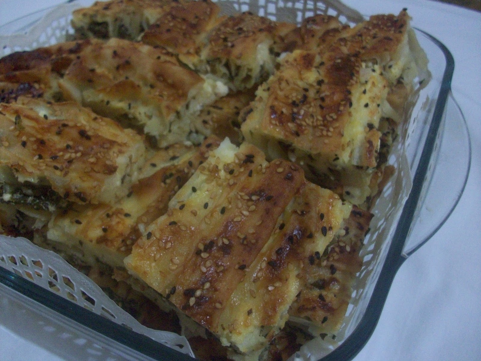 ISPANAKLI BÜZGÜLÜ BÖREK