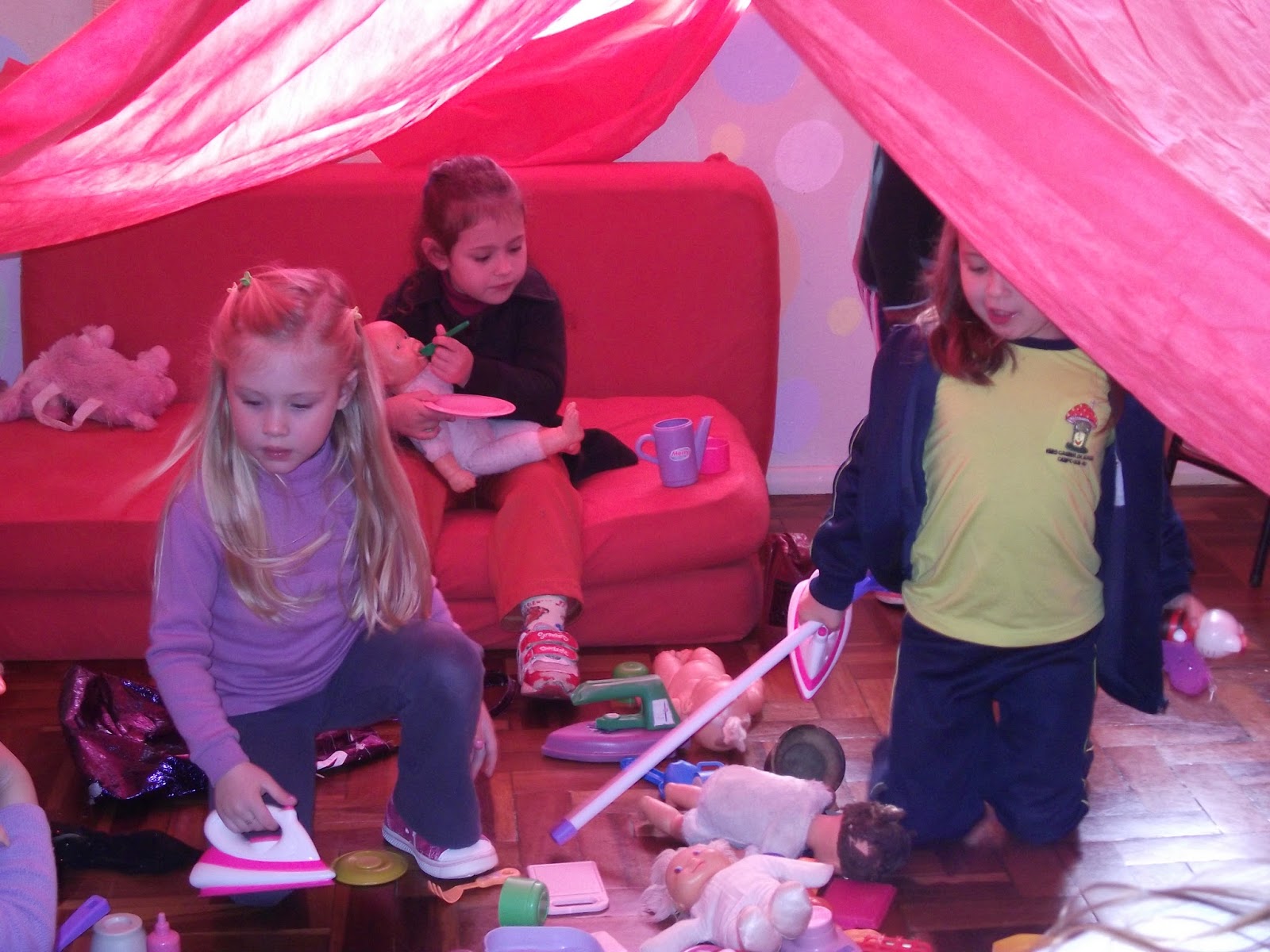 MATERNAL 3- BRINCANDO DE CASINHA