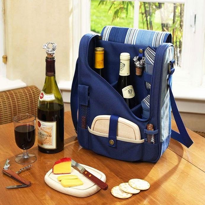 15 Cool and Creative Picnic Baskets and Picnic Bags.