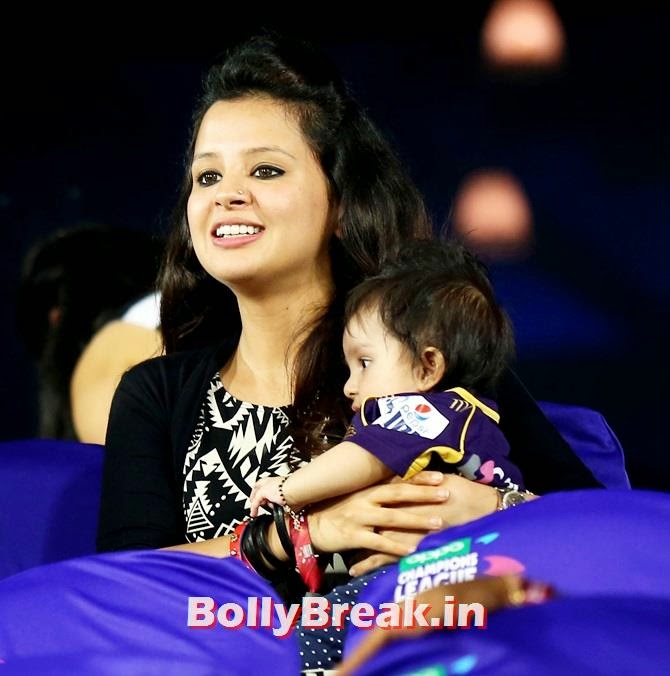 Sakshi Dhoni in Stands - Champions League T20 Pics - 3 Pics
