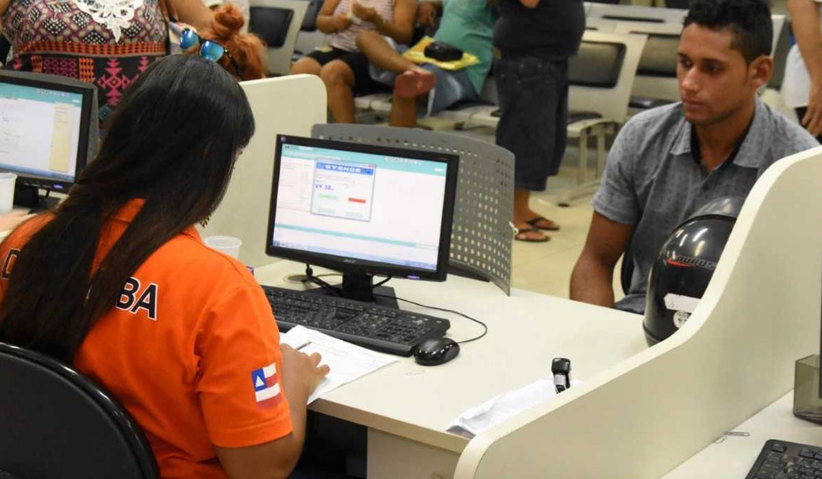 Detran divulga lista de motoristas que podem perder CNH na Bahia; confira