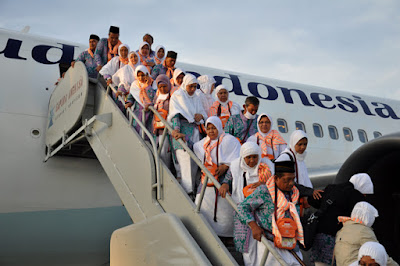 Siarlingkungan News // Pekanbaru - Sebanyak 441 anggota jemaah haji yang tergabung dalam Kloter 2 Debarkasi Batam, Kepulauan Riau telah tiba di Kota Pekanbaru melalui Bandara Internasional Hang Nadim, Batam pada Minggu (18/9/16) sekitar pukul 20.00 Wib.