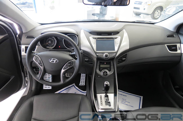 novo Hyundai Elantra 2014 - interior