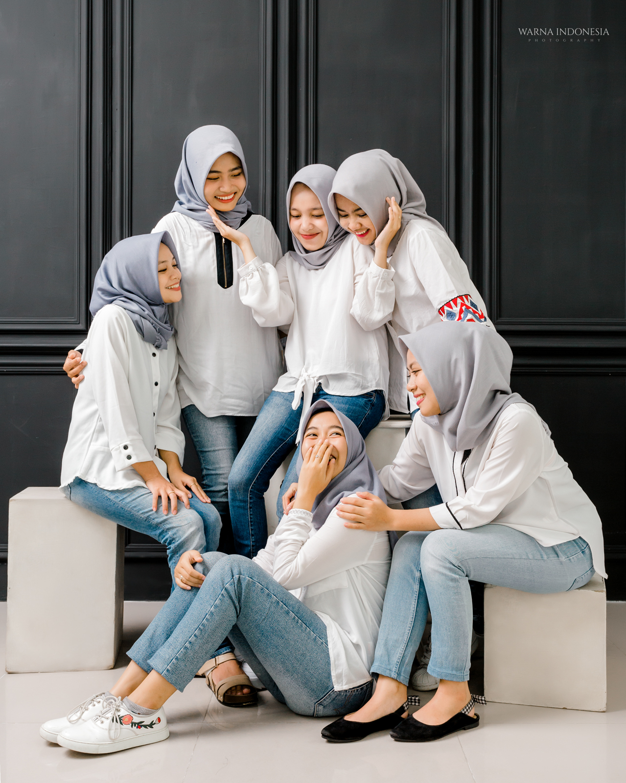 Inspirasi Foto Studio Group Bersama Sahabat - Sahabatmu