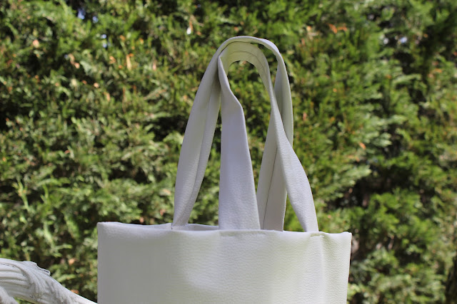 DIY Cómo hacer este maxi-bolso de cuero blanco y negro