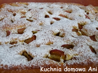 http://kuchnia-domowa-ani.blogspot.com/2012/05/ucierane-ciasto-z-rabarbarem.html