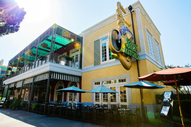 Real Disneyland Weddings - Jaime and Sean's Downtown Disney Jazz Kitchen Wedding! // White Rabbit Photo Boutique