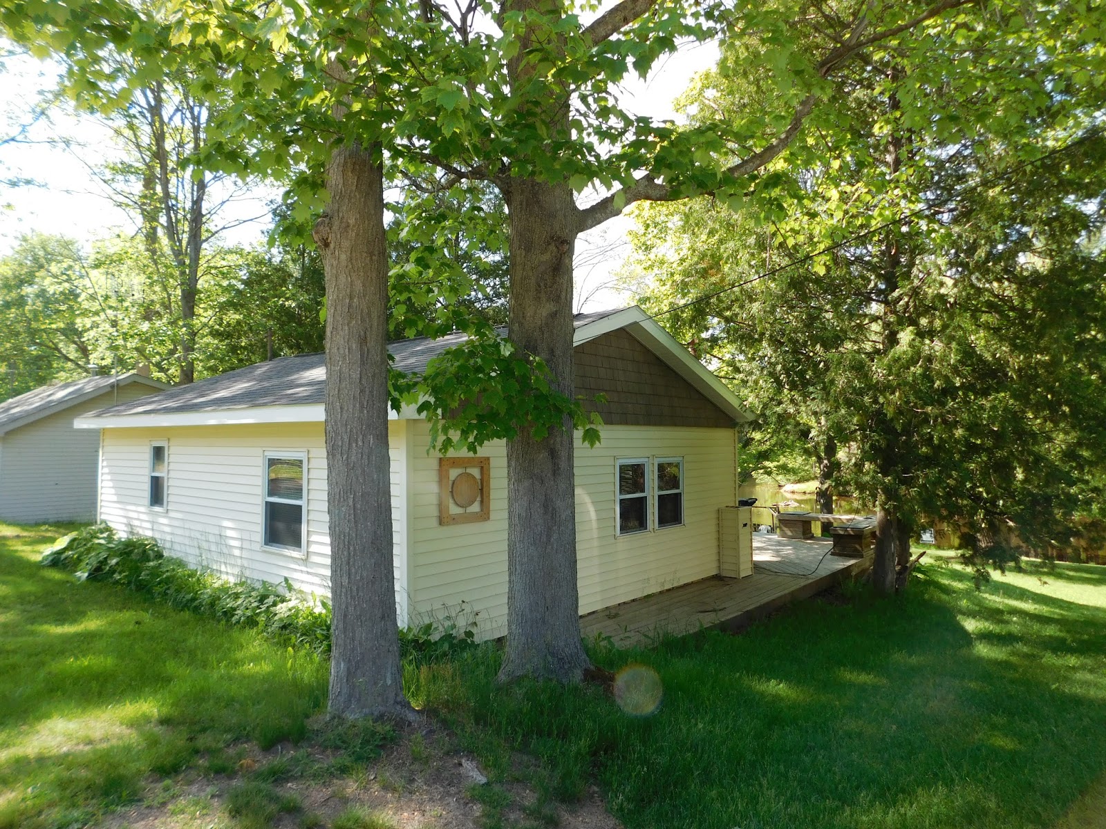 Wixom Lake Waterfront Cabin for Sale! 1139 Creek, Beave