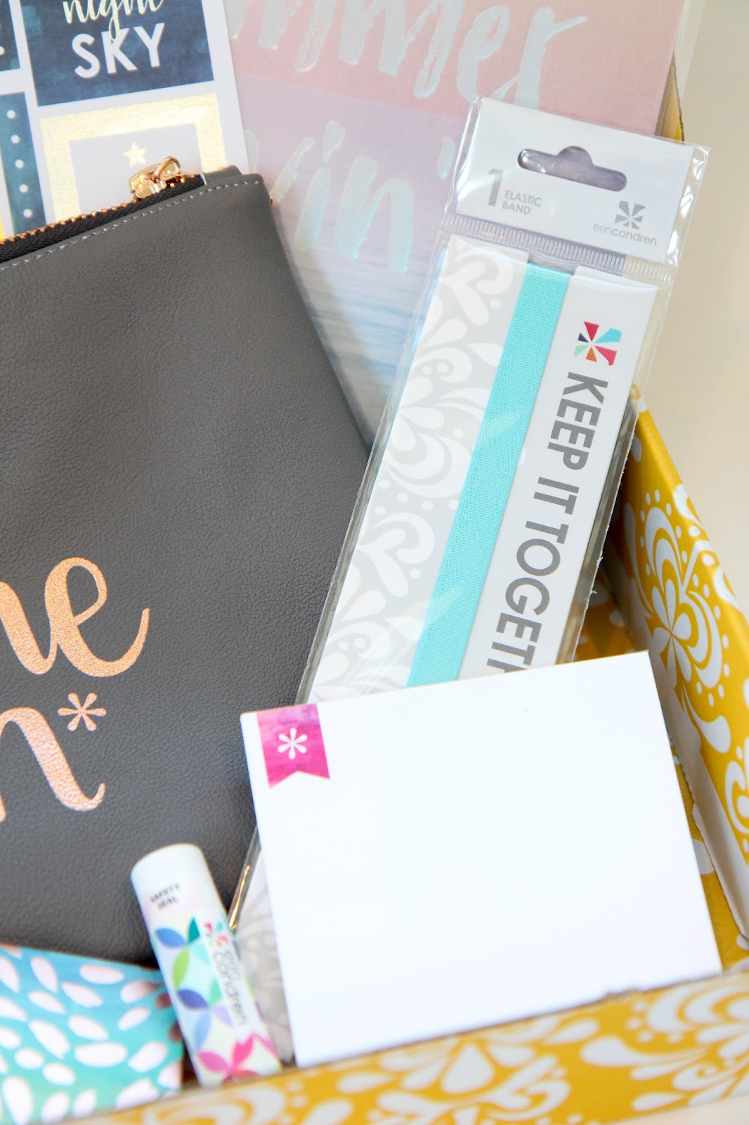 Erin Condren Seasonal Surprise Box Review Summer / Oh, Hello Living