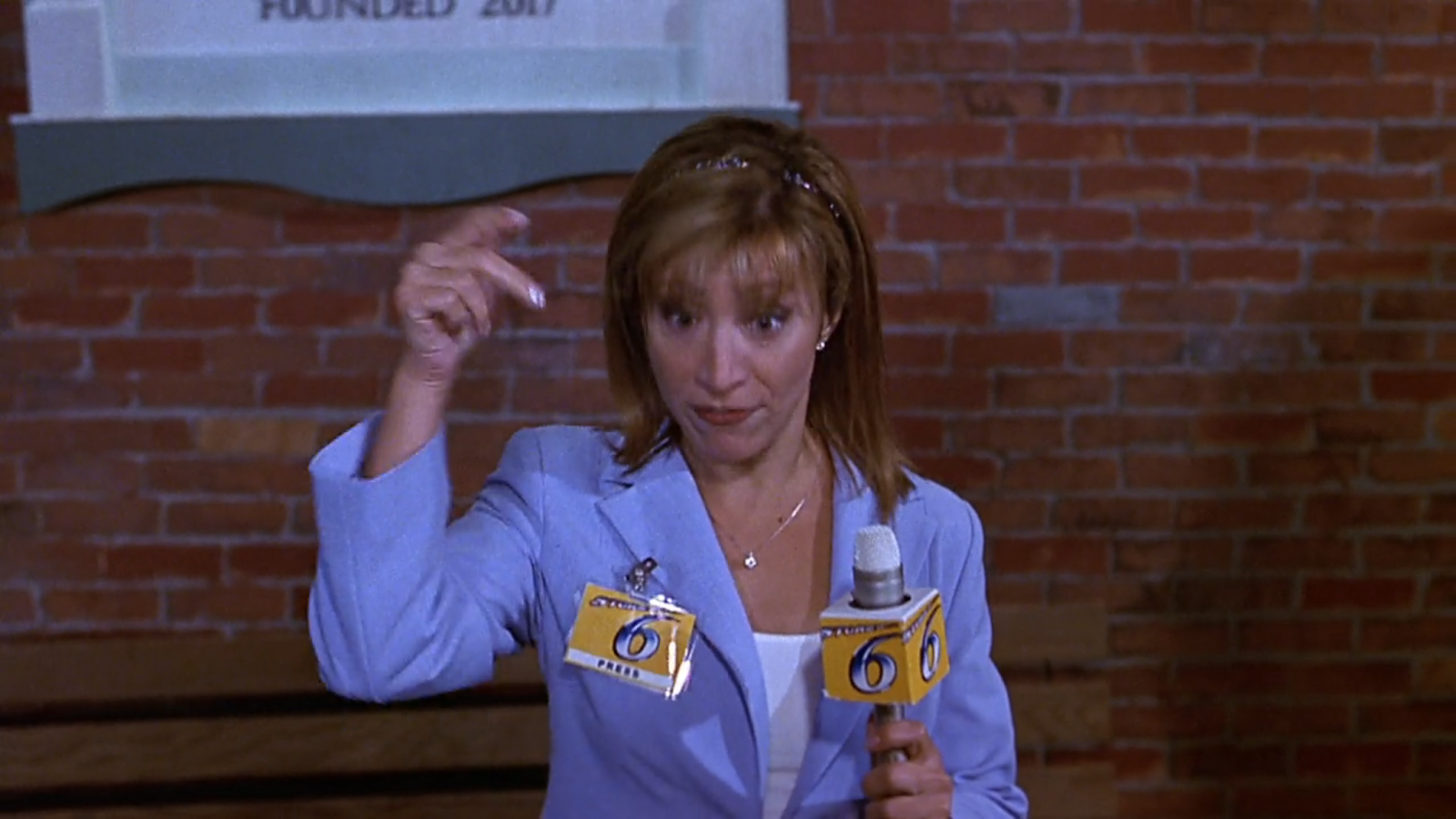 Gail Hailstorm (Cheri Oteri) .