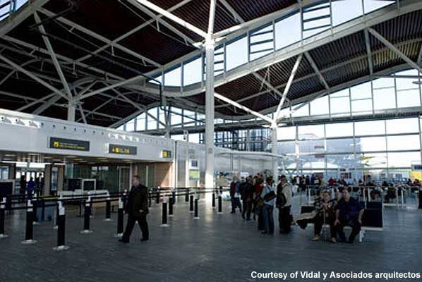 world Tour Center: Zaragoza Airport