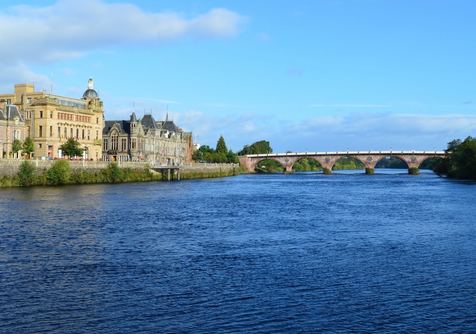 Tour Scotland: Tour Scotland Photographs River Tay Perth Perthshire 