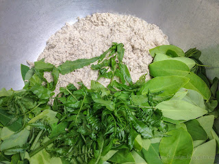 Coconut Oil Pulp Ingredients And Vegetable Leaves Will Wrapped In A Banana Leaf And Roasted