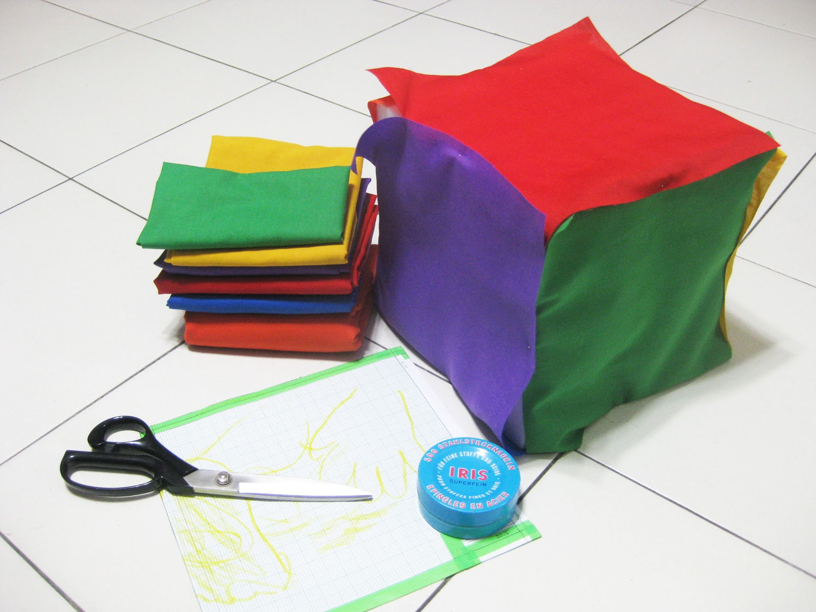 makeaday2013: colour block cube stool