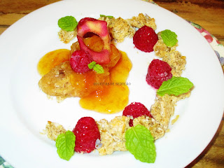 Crumble de Maçã Desconstruído com Framboesas e Flores de Alecrim(sem Glúten/ Lactose)